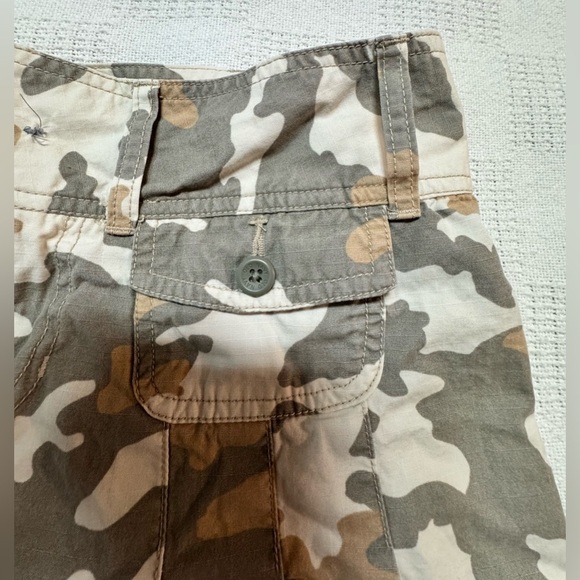 Vintage Old Navy Camo Micro Mini
Pleated Skirt - Picture 3 of 8